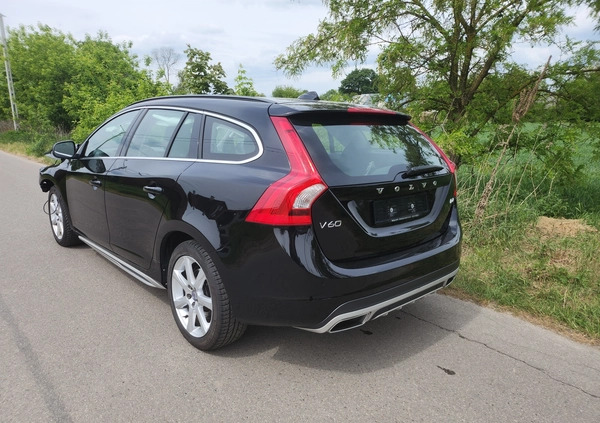 Volvo V60 cena 24800 przebieg: 166000, rok produkcji 2015 z Siedlce małe 67